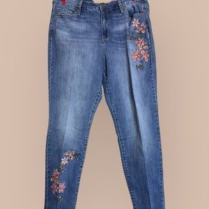 🤎NineWest Floral Jeans size 16🤎